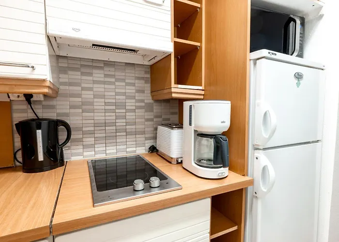 2ndhomes 1br Center Apartment *