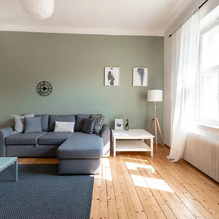 2ndhomes 1br Center *